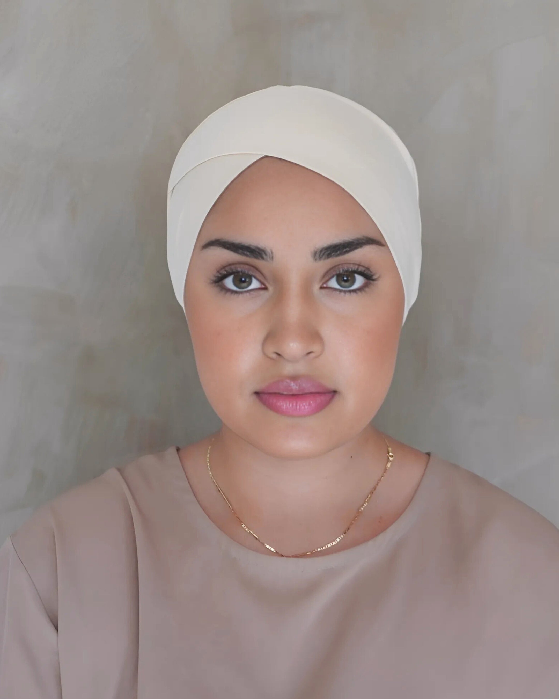 Cream Criss Cross Undercap